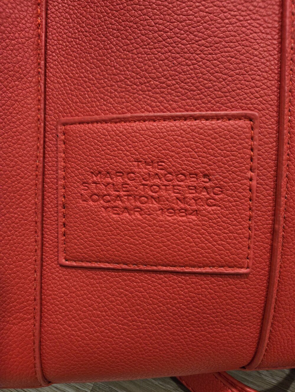 Marc Jacobs Red The Tote Bag - Structured Leather Tote - Picture 8 of 12